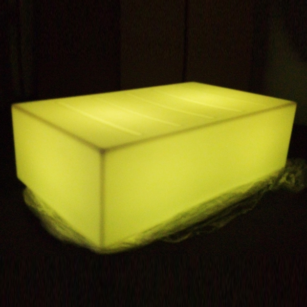 Light-Up-Glowing-Plastic-Cube-Led-Table 